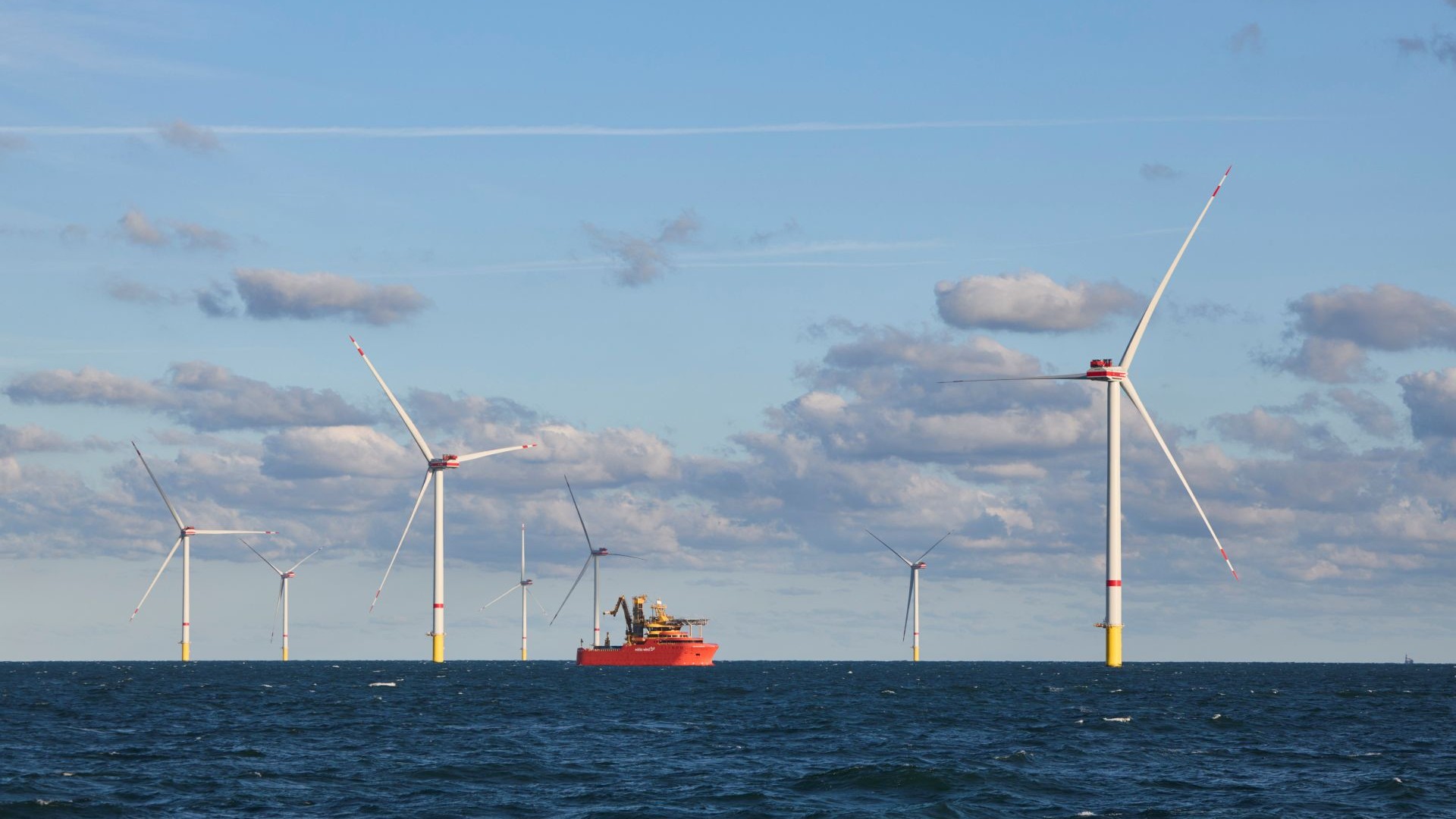 Offshore wind farm with small servicing boat