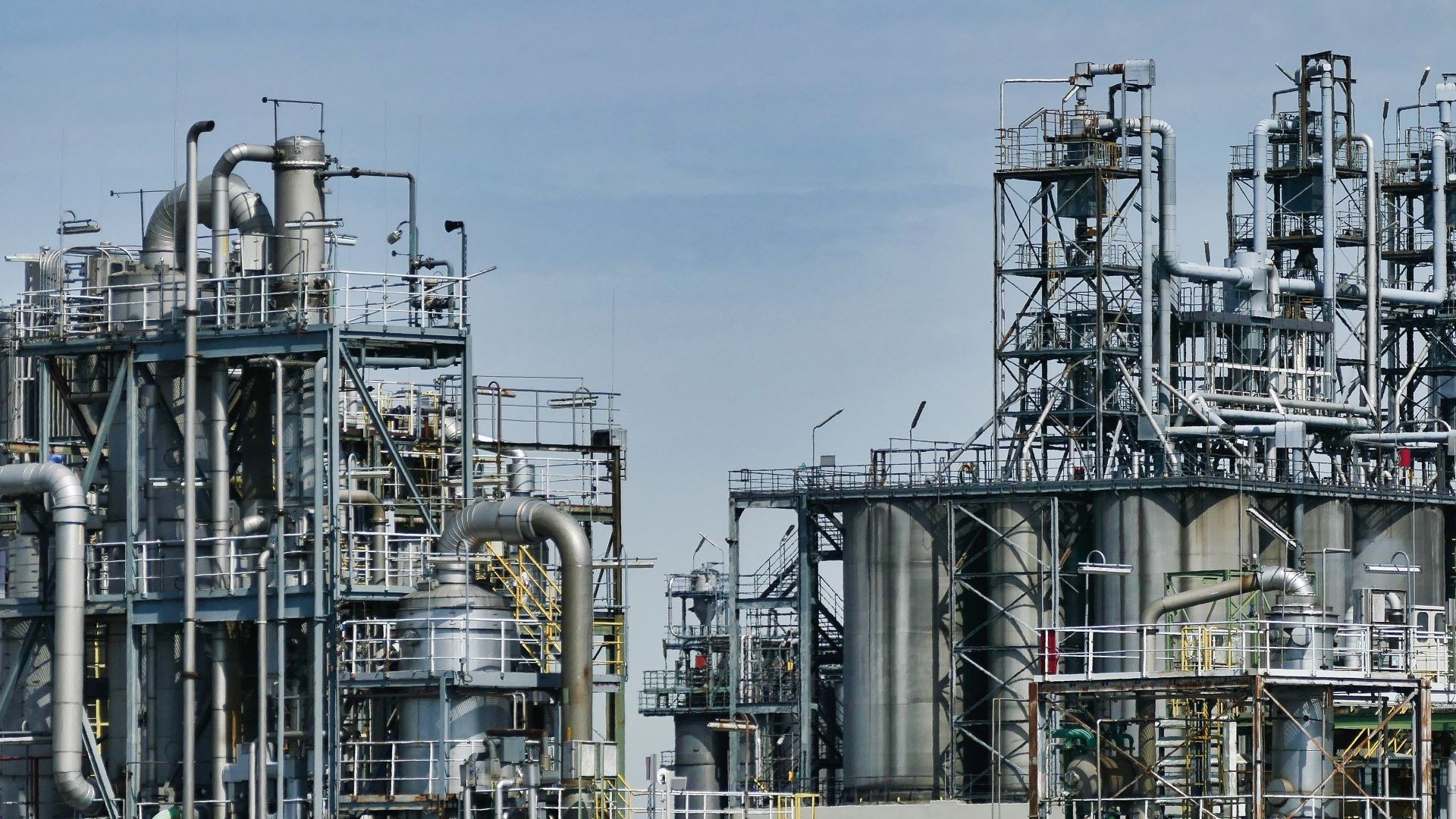 Refining facility
