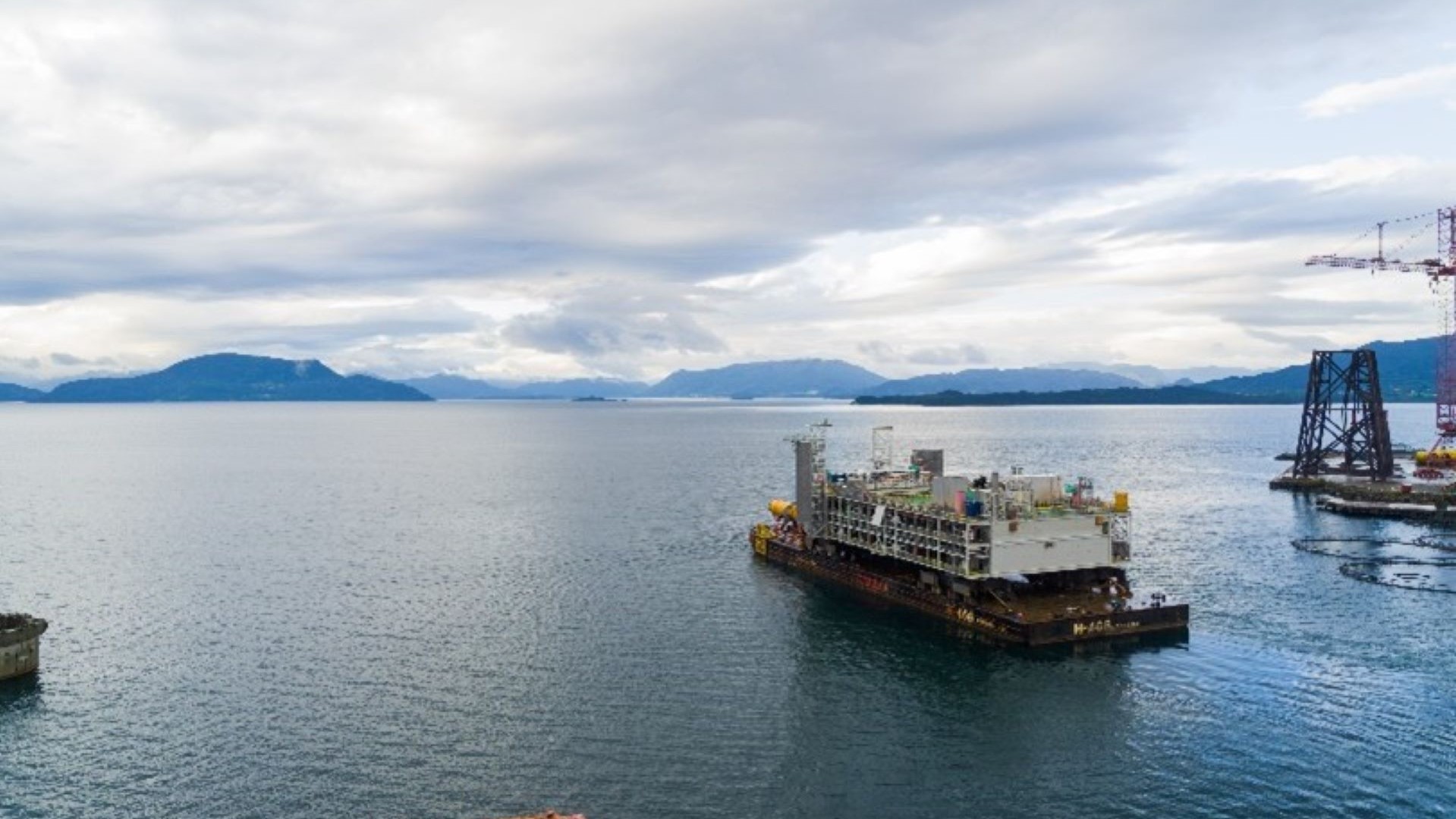 oil and gas platform sailing to final destination