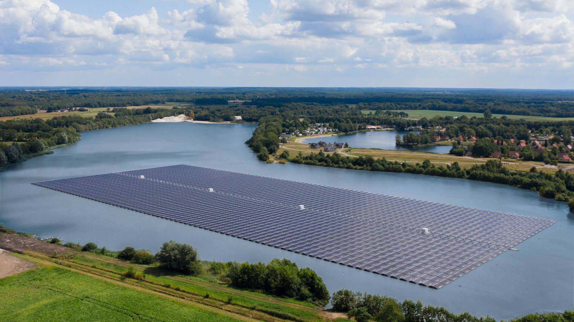 Floating PV project Tynaarlo in the Netherlands