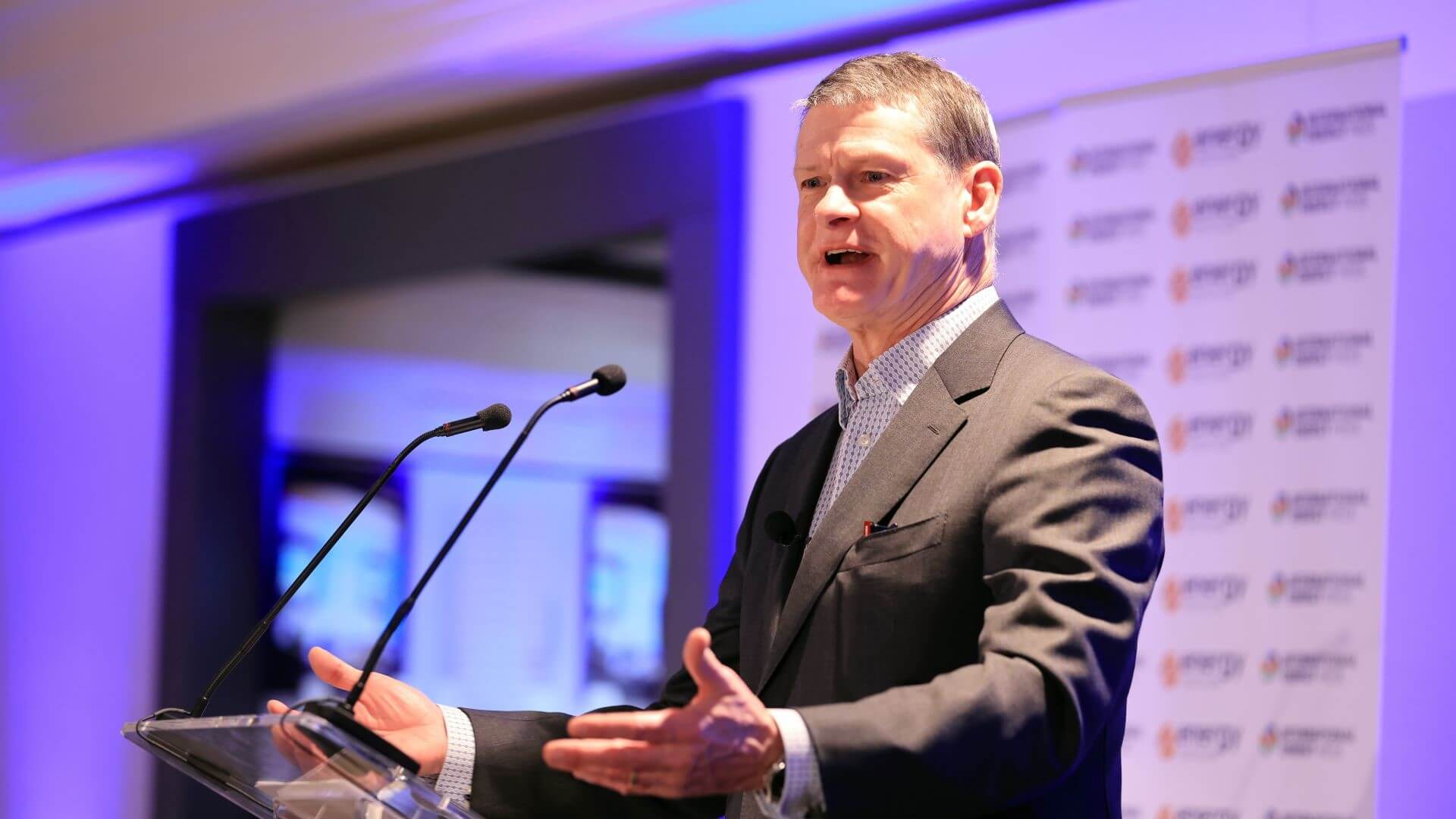 EI President speaking from International Energy Week 2022 podium