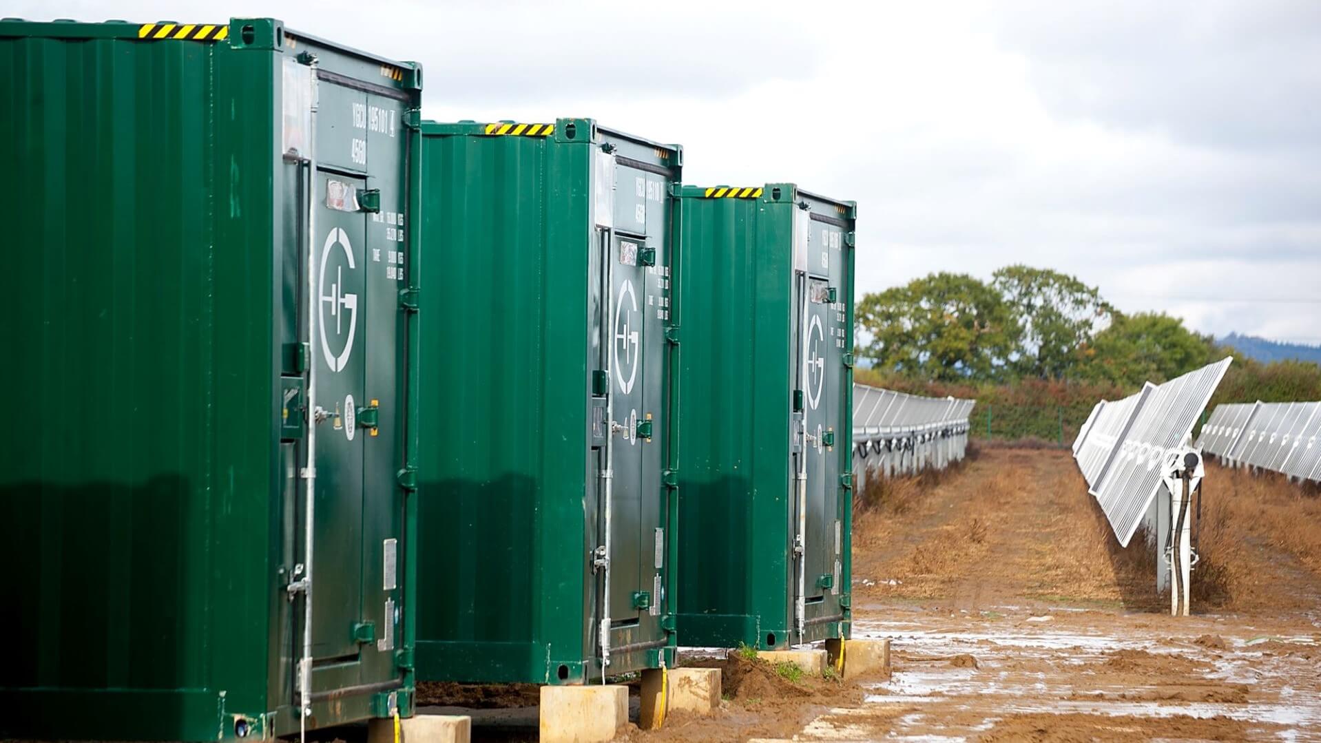 Hybrid solar and battery storage farm in Warrington, UK