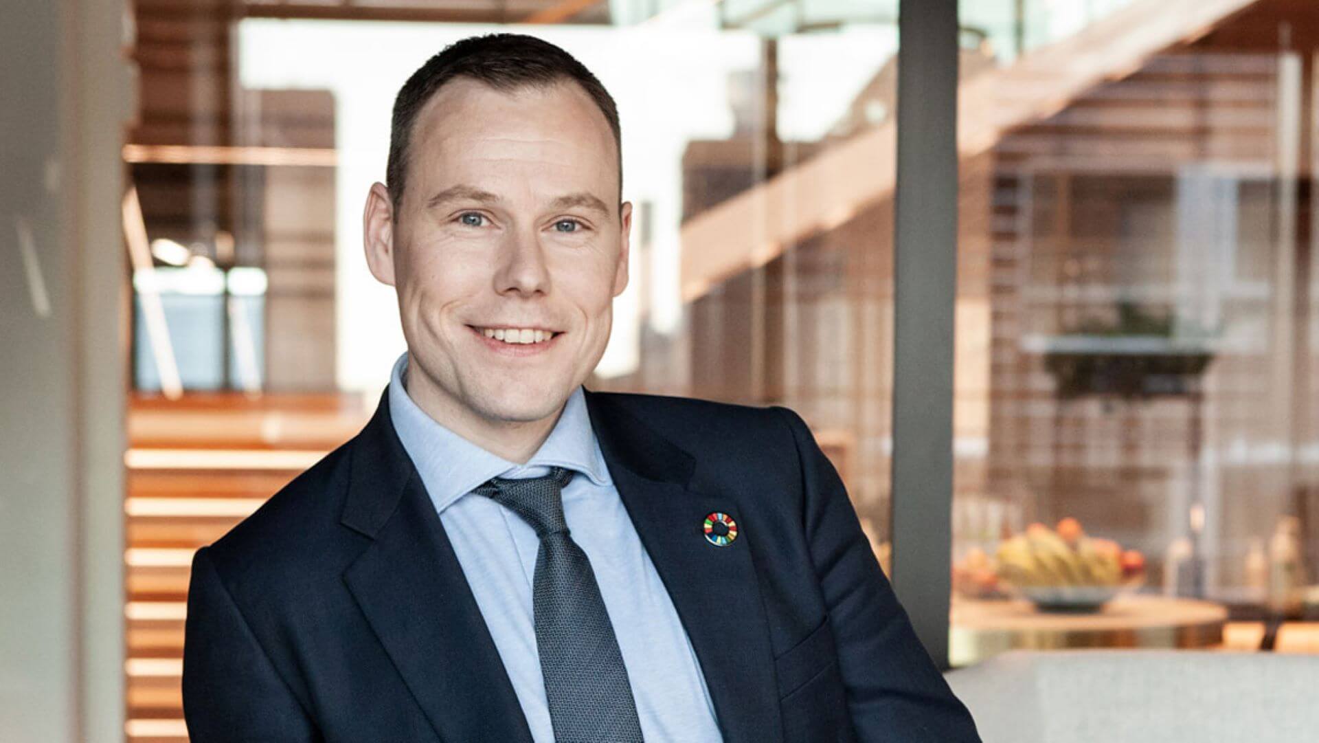 Head and shoulders pic of Rasmus Valanko
