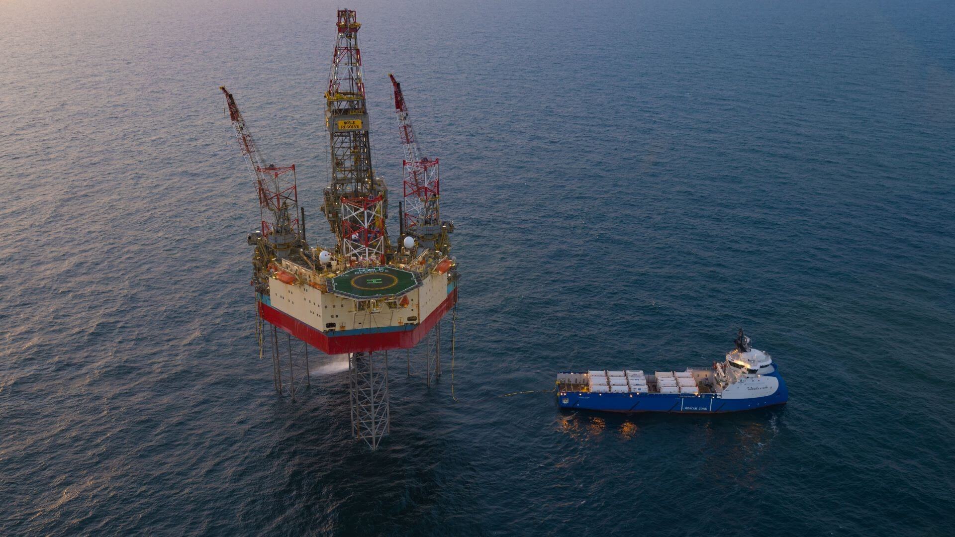 Offshore platform and vessel from above