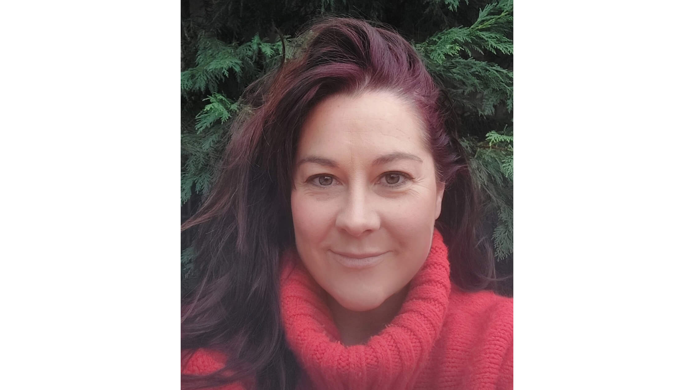 Head and shoulders photo of Kate Grannell 