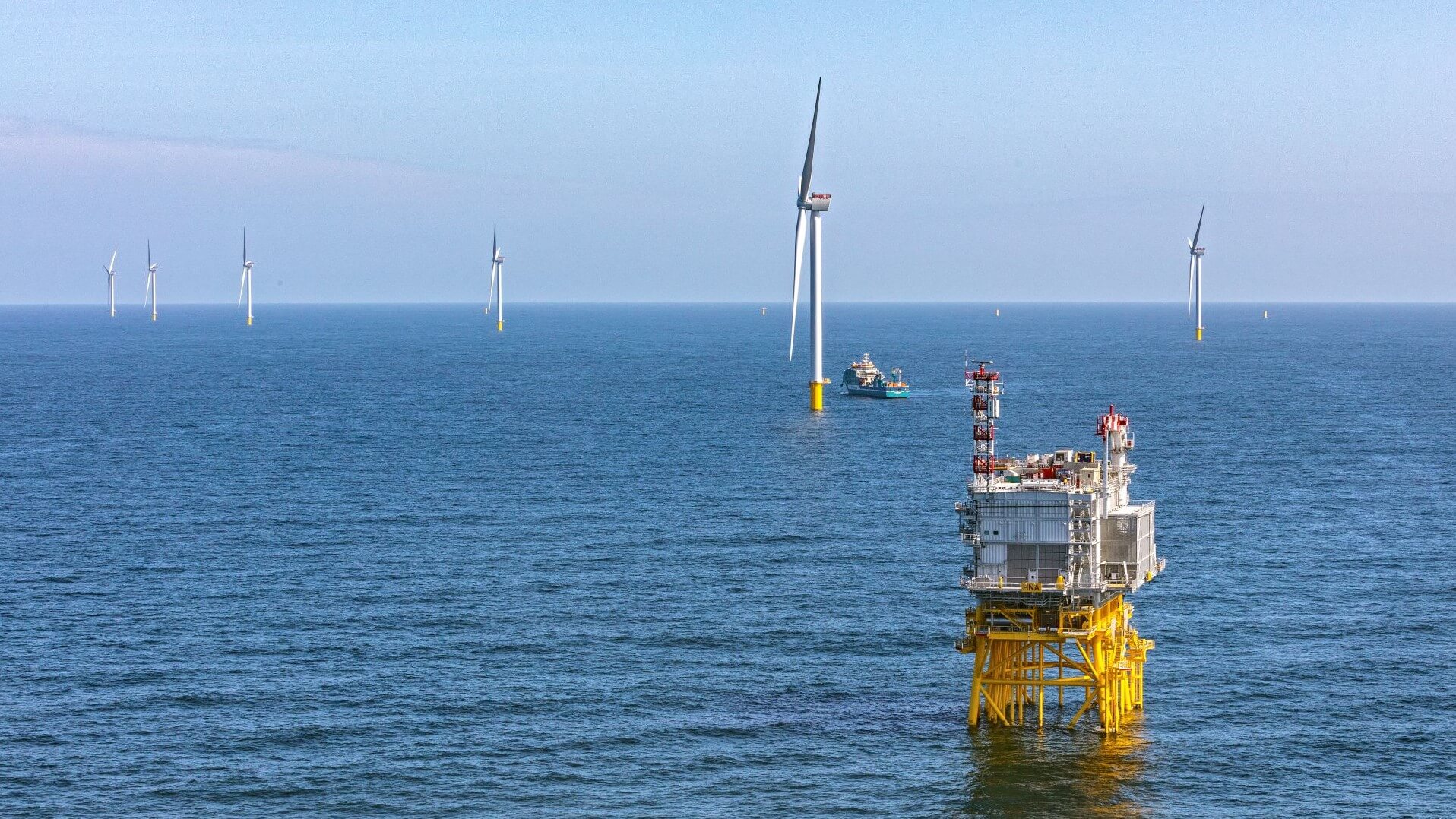 Offshore wind turbines and support structure 