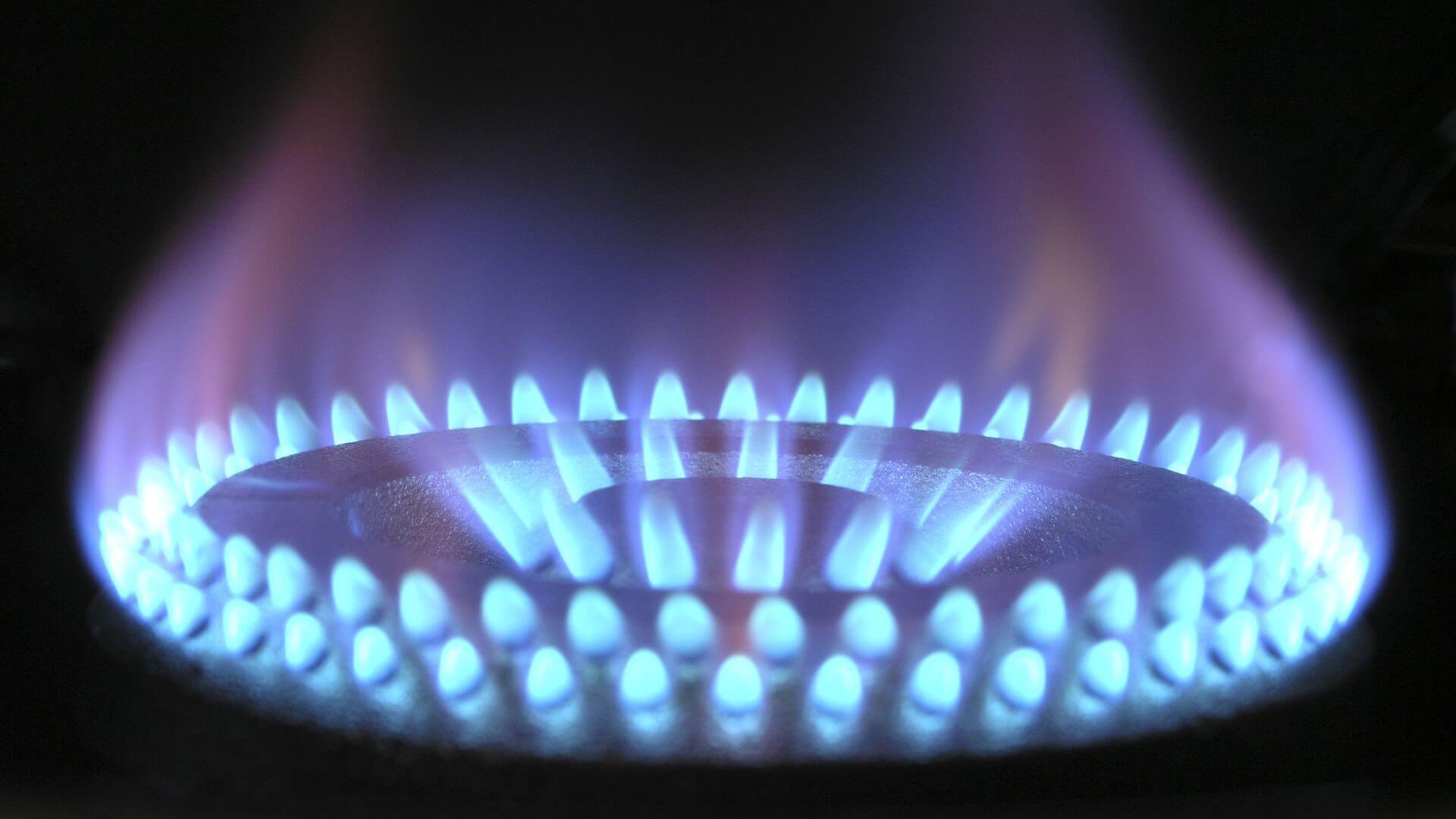Close up of gas ring alight