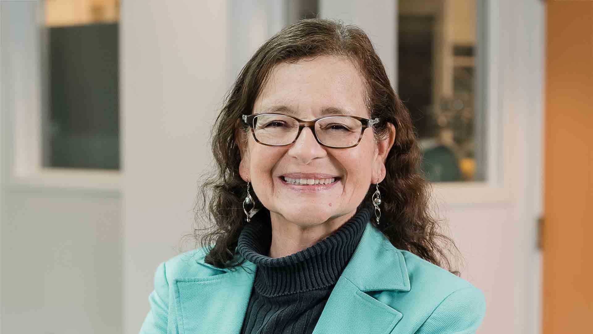 Head and shoulders photo of Jennifer Holmgreen FEI, CEO of LanzaTech