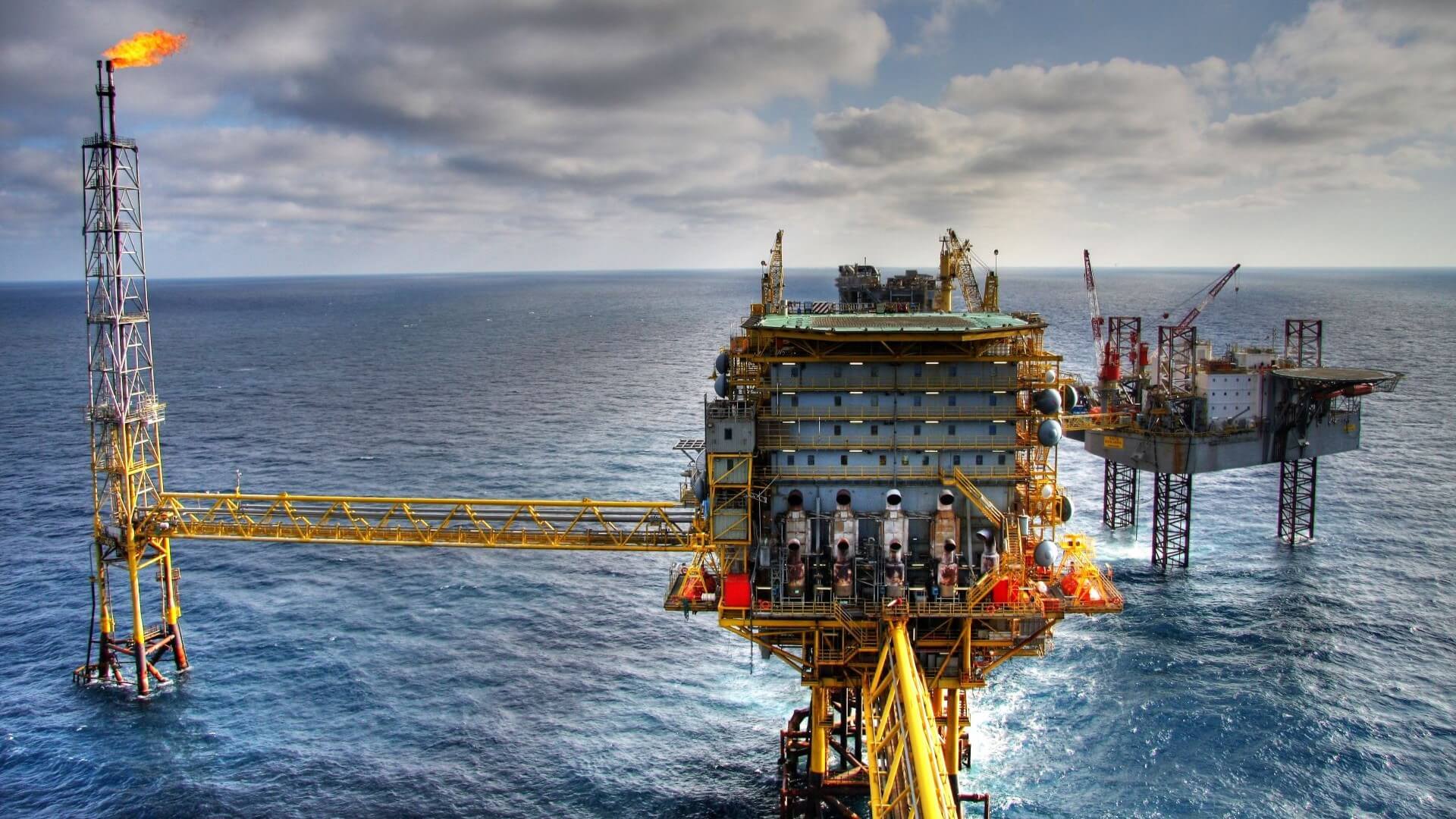 Offshore oil platform