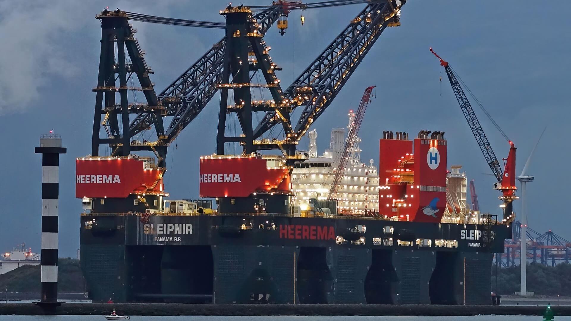Close up photo of heavy-lift vessel Sleipnir 
