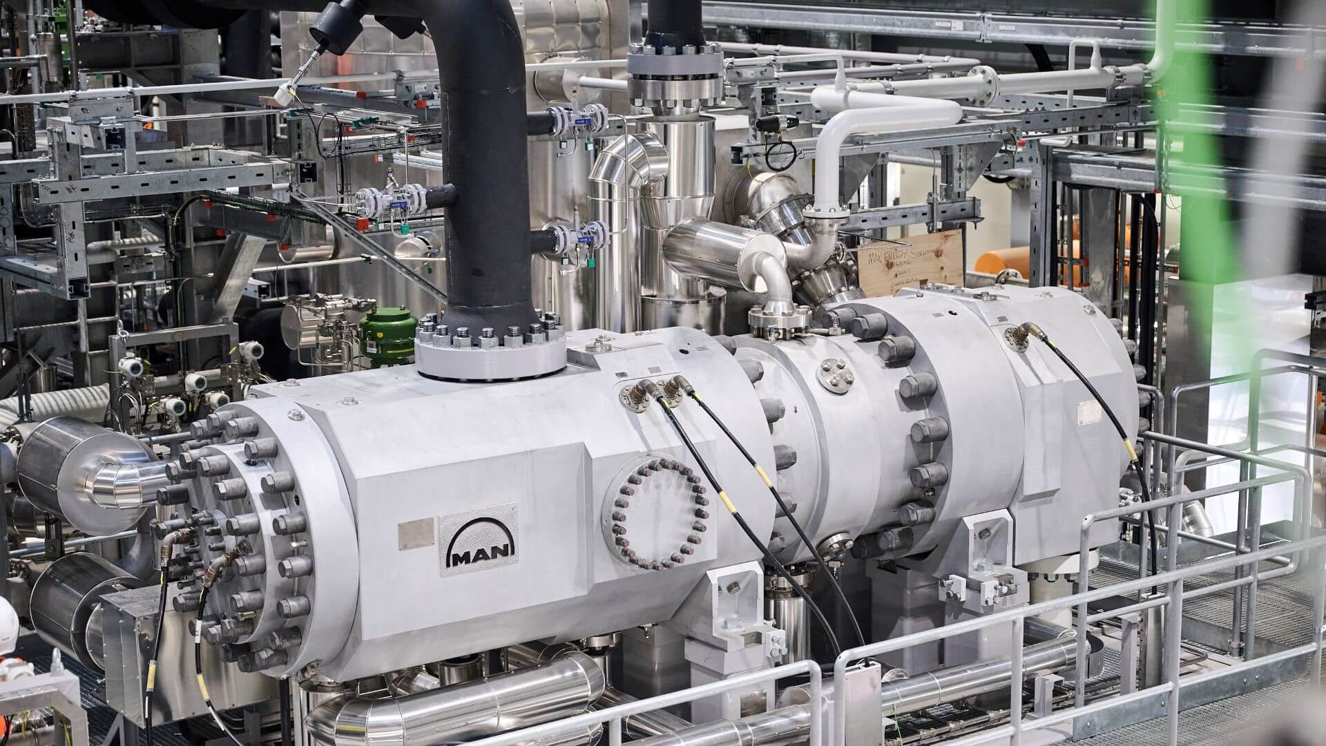 The ammonia-fed engine