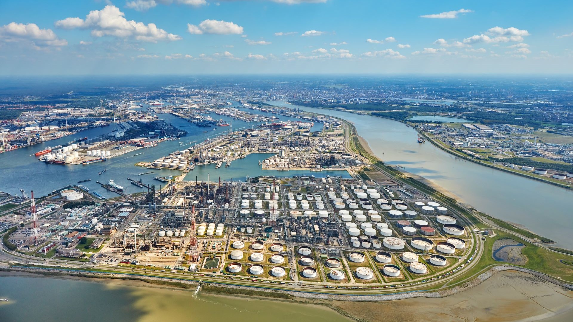 Aerial view of Antwerp refinery
