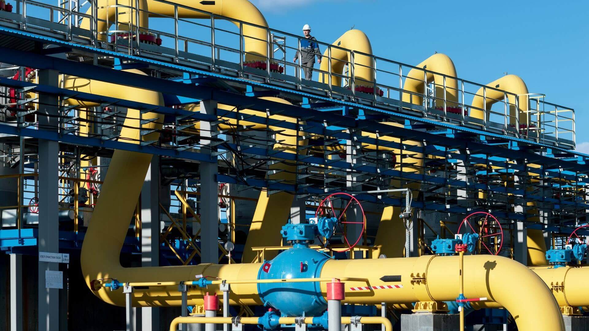Large yellow pipes 