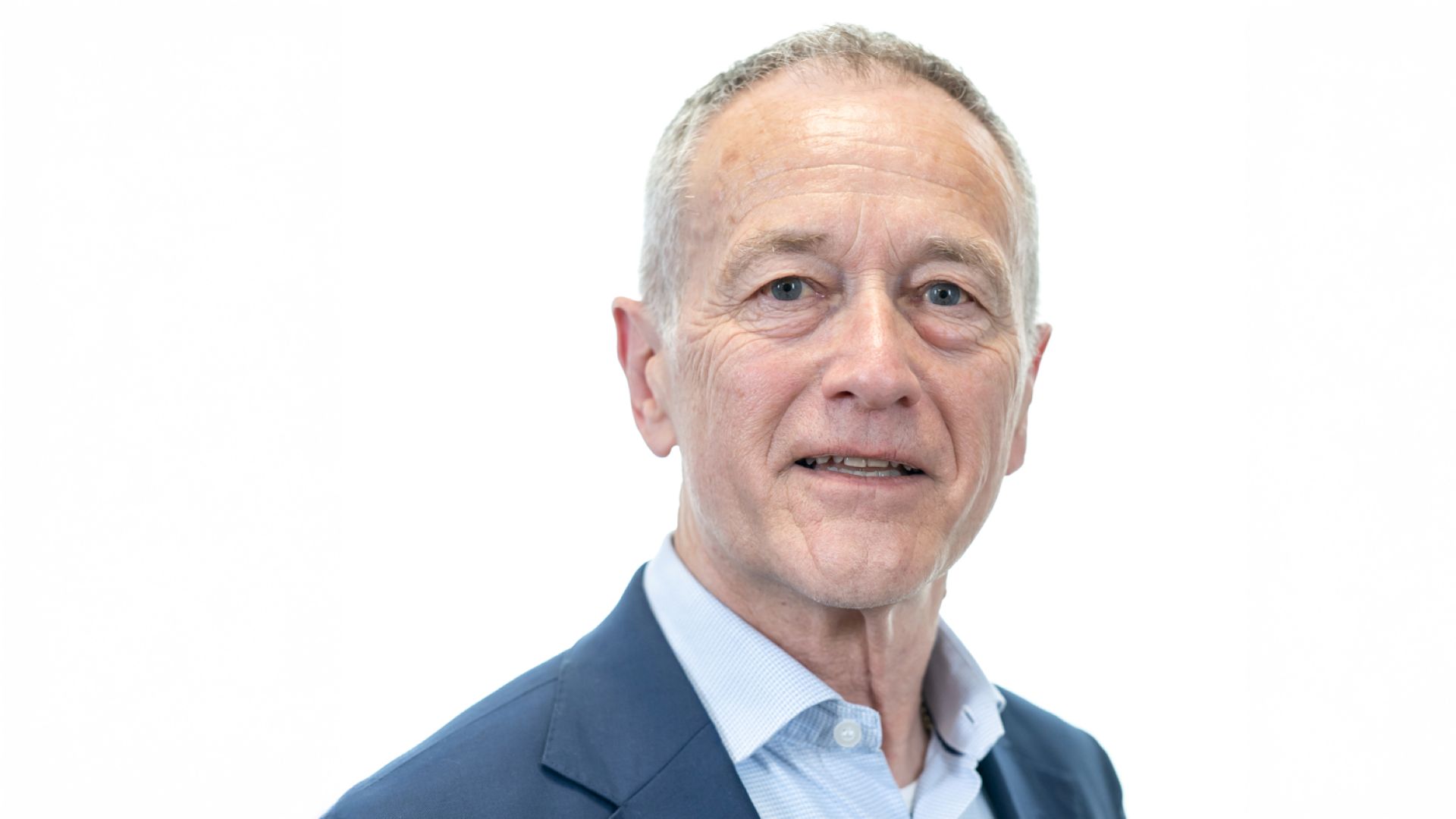Head and shoulders photo of Michael Tholen