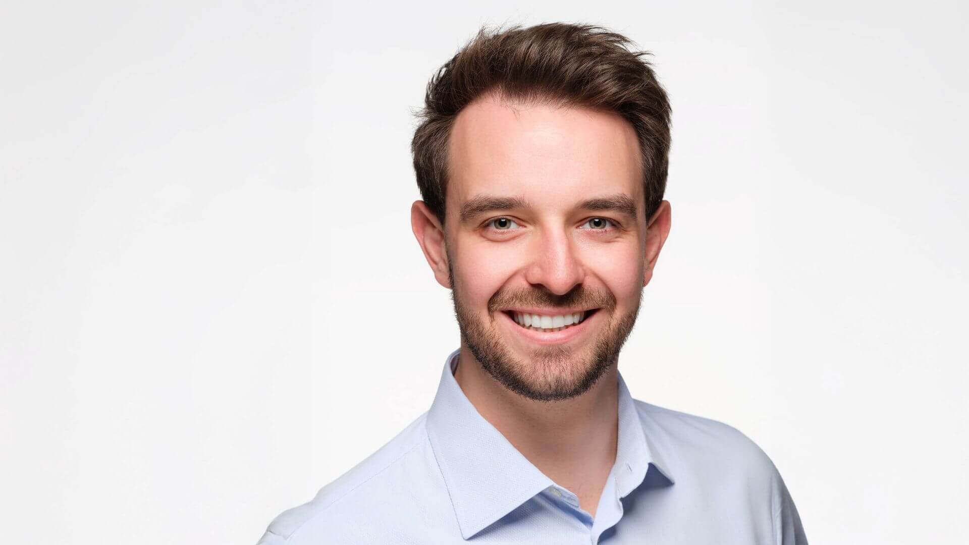 Head and shoulders photo of Nicolas Endress, set against light grey background
