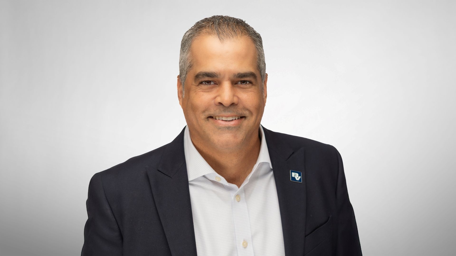 Head and shoulders photo of Rafael Frias
