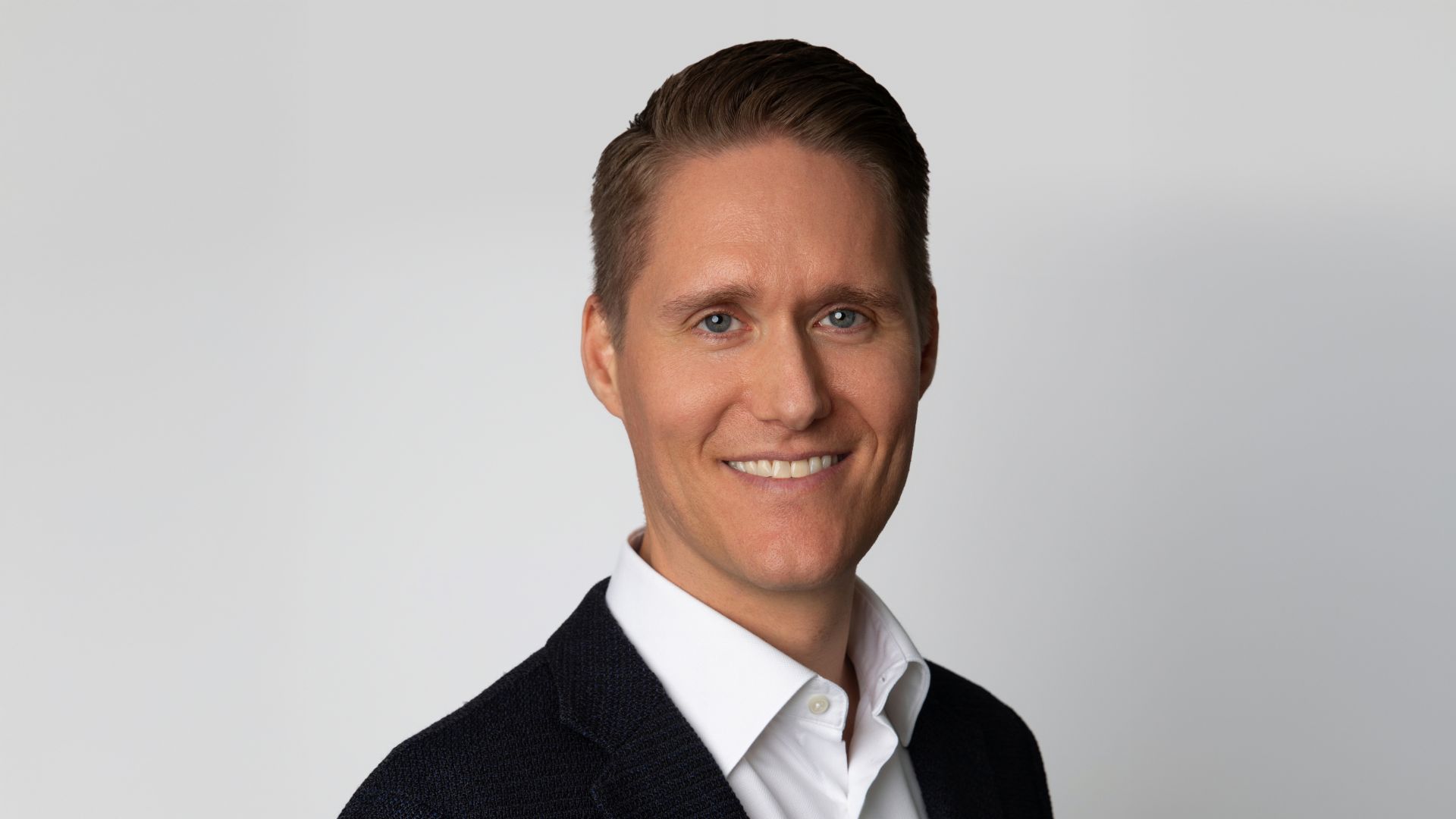 Head and shoulders pic of Thomas Löffler